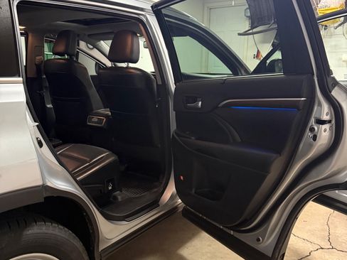 Used 2016 Toyota Highlander Limited image 14