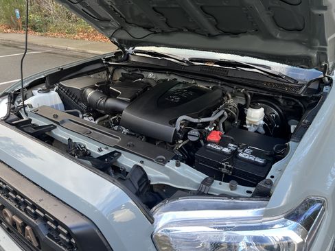 Used 2022 Toyota Tacoma SR5 image 9