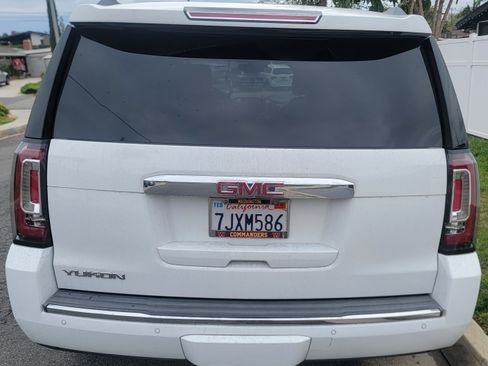 Used 2015 GMC Yukon Denali w/ Premium Package image 6