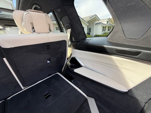 Used 2026 BMW X7 xDrive40i w/ Executive Package image 32