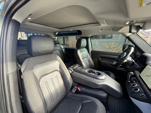 Used 2021 Land Rover Defender 90 First Edition image 18