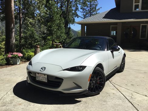 Used 2017 MAZDA MX-5 Miata Club w/ Brembo/BBS Package RWD image 2