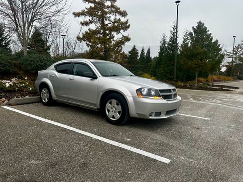 Used 2008 Dodge Avenger SE image 1