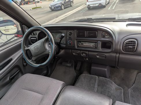 Used 2001 Dodge Ram 1500 Truck 2WD Regular Cab image 4