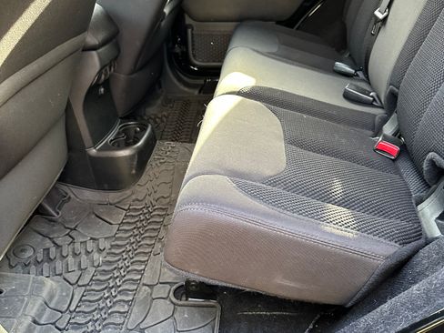 Used 2017 Jeep Wrangler Unlimited Sport image 12