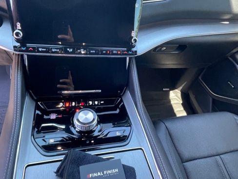 Used 2023 Jeep Wagoneer Series II image 5