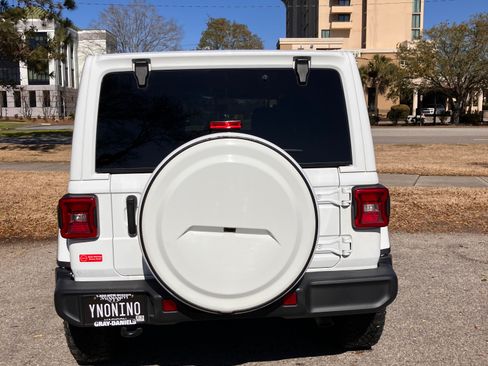 Used 2020 Jeep Wrangler Unlimited Sahara AWD/4WD image 11
