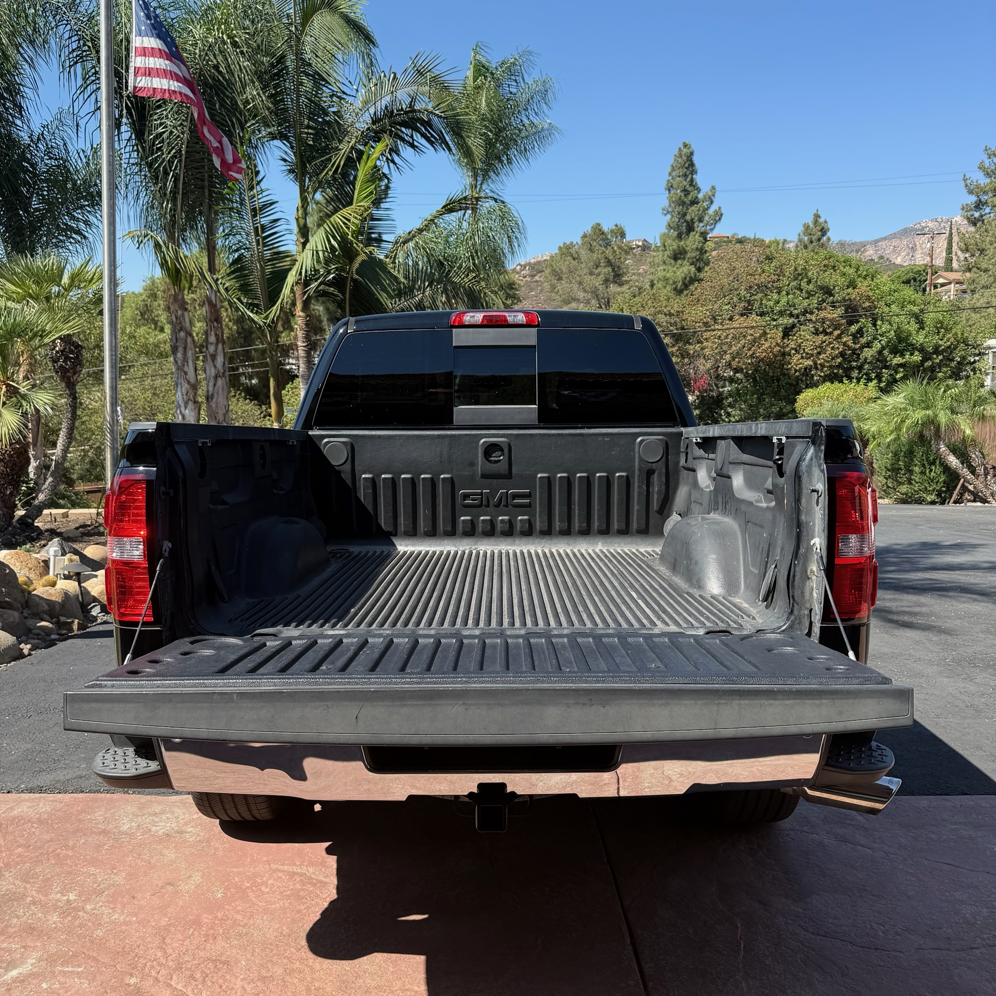 Used 2015 GMC Sierra 1500 SLE w/ SLE Value Package RWD image 9