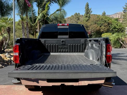 Used 2015 GMC Sierra 1500 SLE w/ SLE Value Package RWD image 9