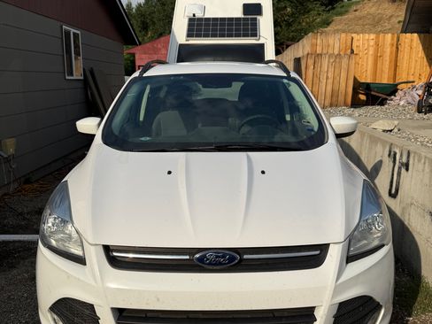 Used 2016 Ford Escape SE w/ Equipment Group 201A image 6