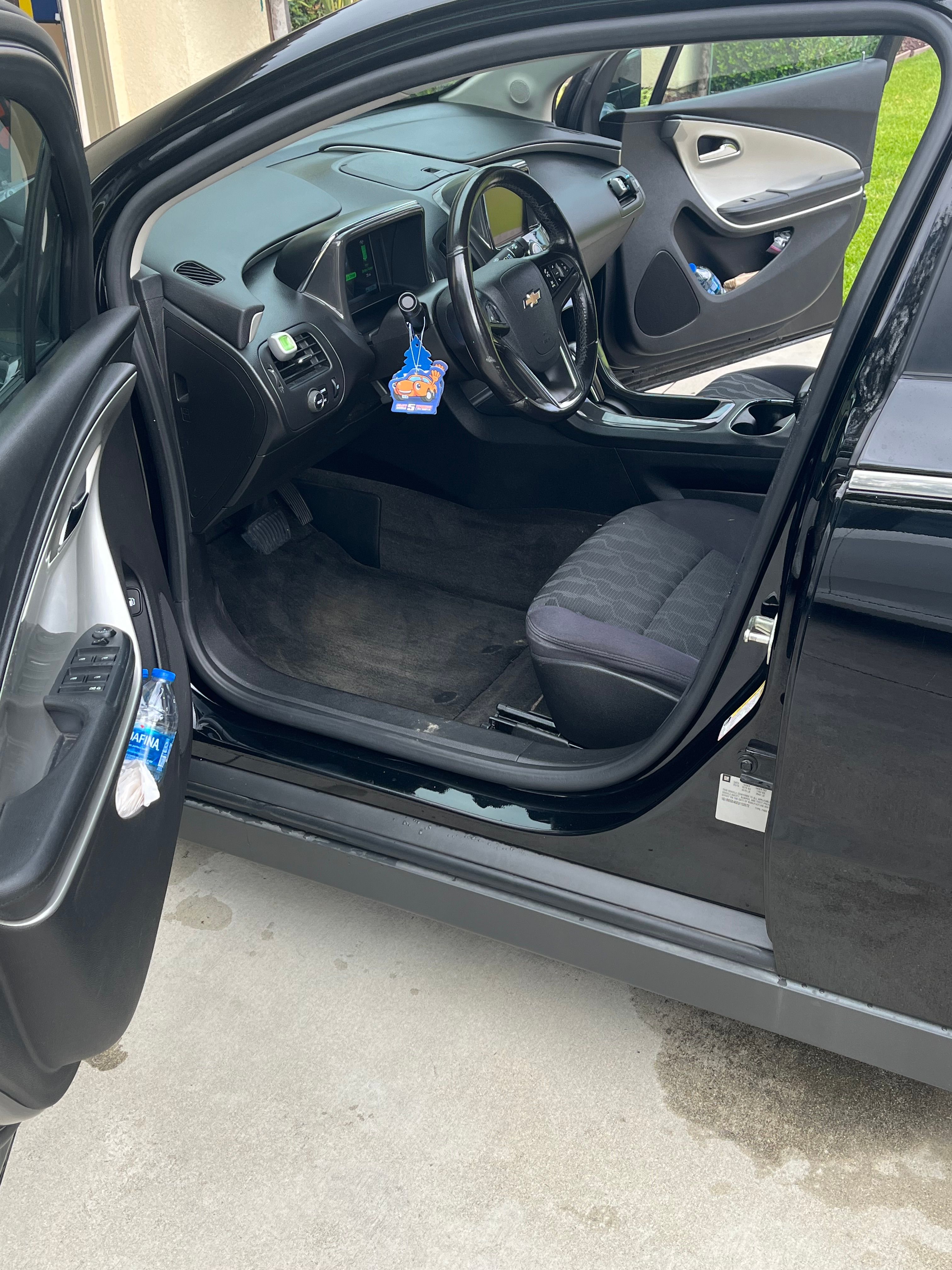 Used 2014 Chevrolet Volt w/ Enhanced Safety Package 1 FWD image 11