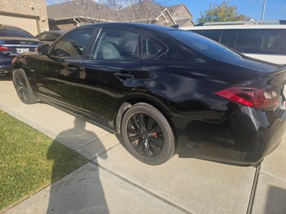 Used 2011 INFINITI M56 x w/ Deluxe Touring Pkg