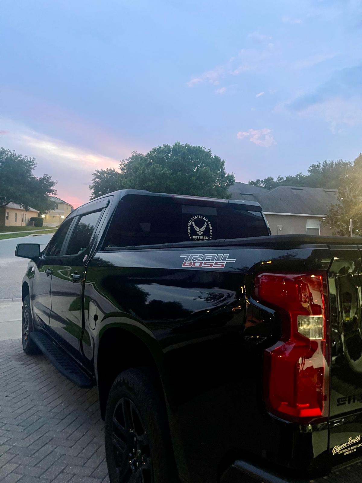 Used 2022 Chevrolet Silverado 1500 LT Trail Boss w/ LT Trail Boss Premium Package AWD/4WD image 6