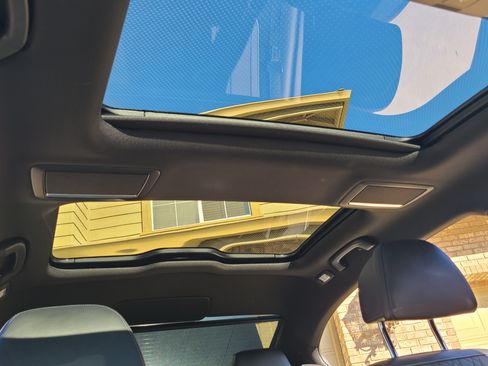 Used 2017 BMW 750i RWD image 22