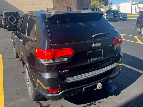 Used 2017 Jeep Grand Cherokee Overland image 4