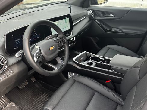 Used 2026 Chevrolet Equinox LT w/ Convenience Package II image 5