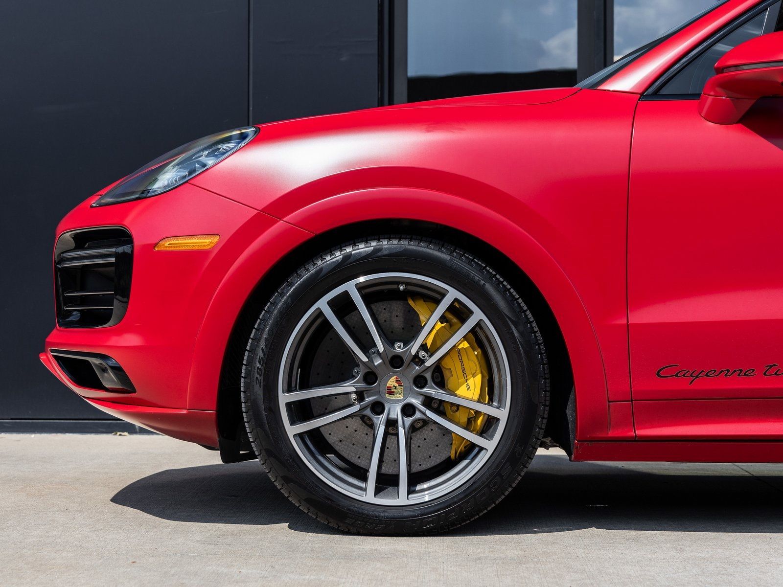 Used 2021 Porsche Cayenne Turbo AWD/4WD image 12