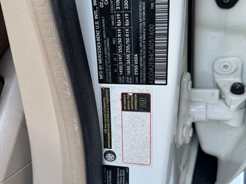 Used 2012 Mercedes-Benz ML 350 BlueTEC 4MATIC image 2