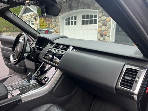 Used 2019 Land Rover Range Rover Sport HSE Dynamic image 6