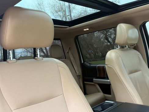 Used 2015 Ford F150 Lariat w/ Equipment Group 502A Luxury image 8