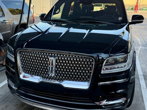 Used 2018 Lincoln Navigator Select w/ Technology Package RWD image 1