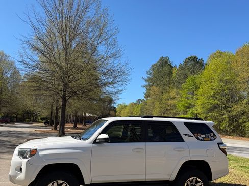 Used 2020 Toyota 4Runner TRD Off-Road image 2