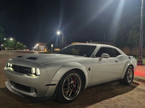 Used 2019 Dodge Challenger SRT Hellcat Redeye image 4