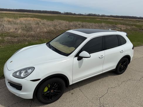 Used 2012 Porsche Cayenne S image 1