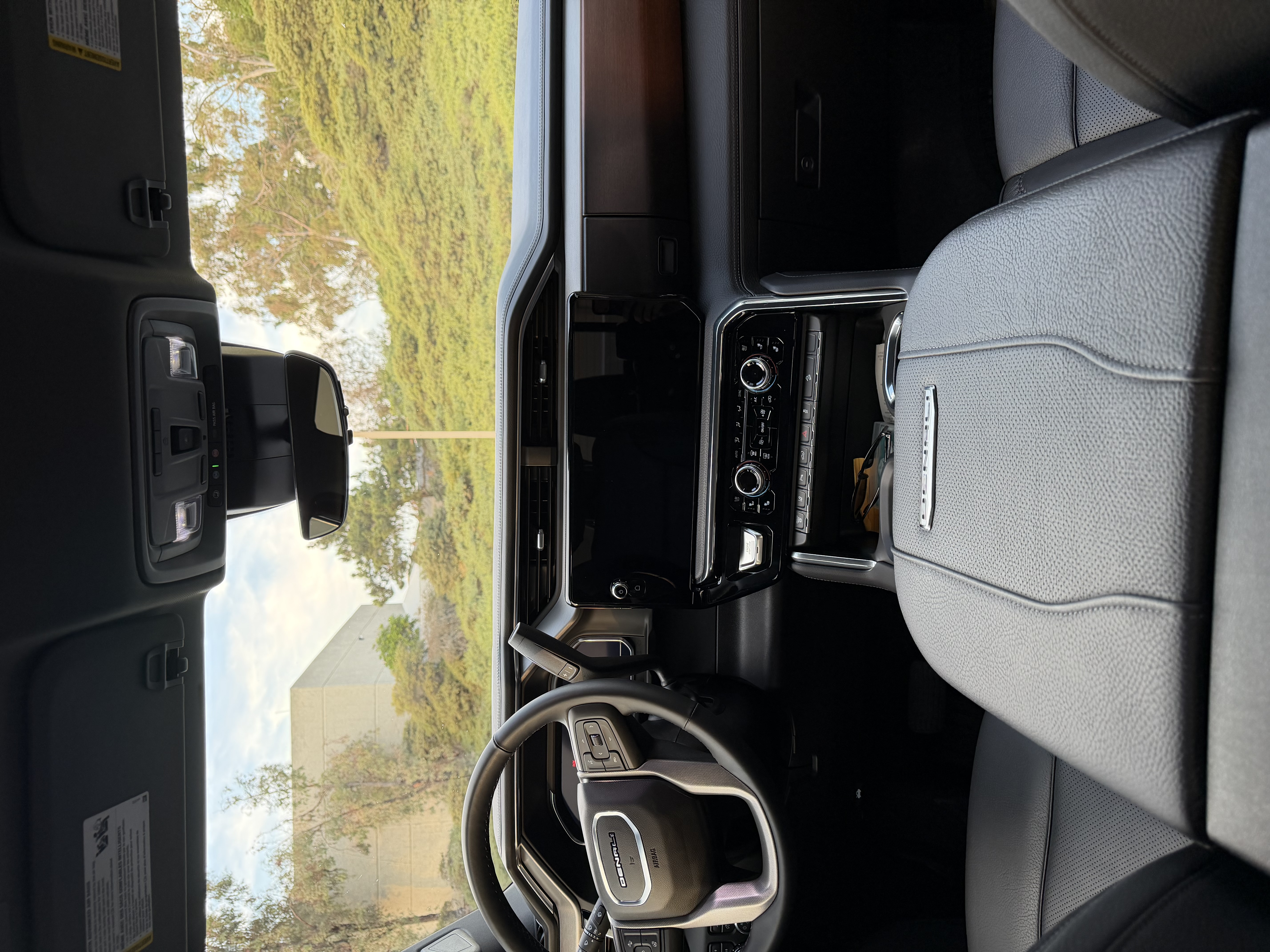 Used 2025 GMC Sierra 2500 Denali w/ Technology Package AWD/4WD image 14