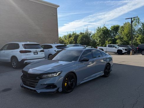 Used 2021 Honda Accord Sport image 2