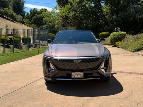 Used 2025 Cadillac Lyriq Luxury RWD image 10