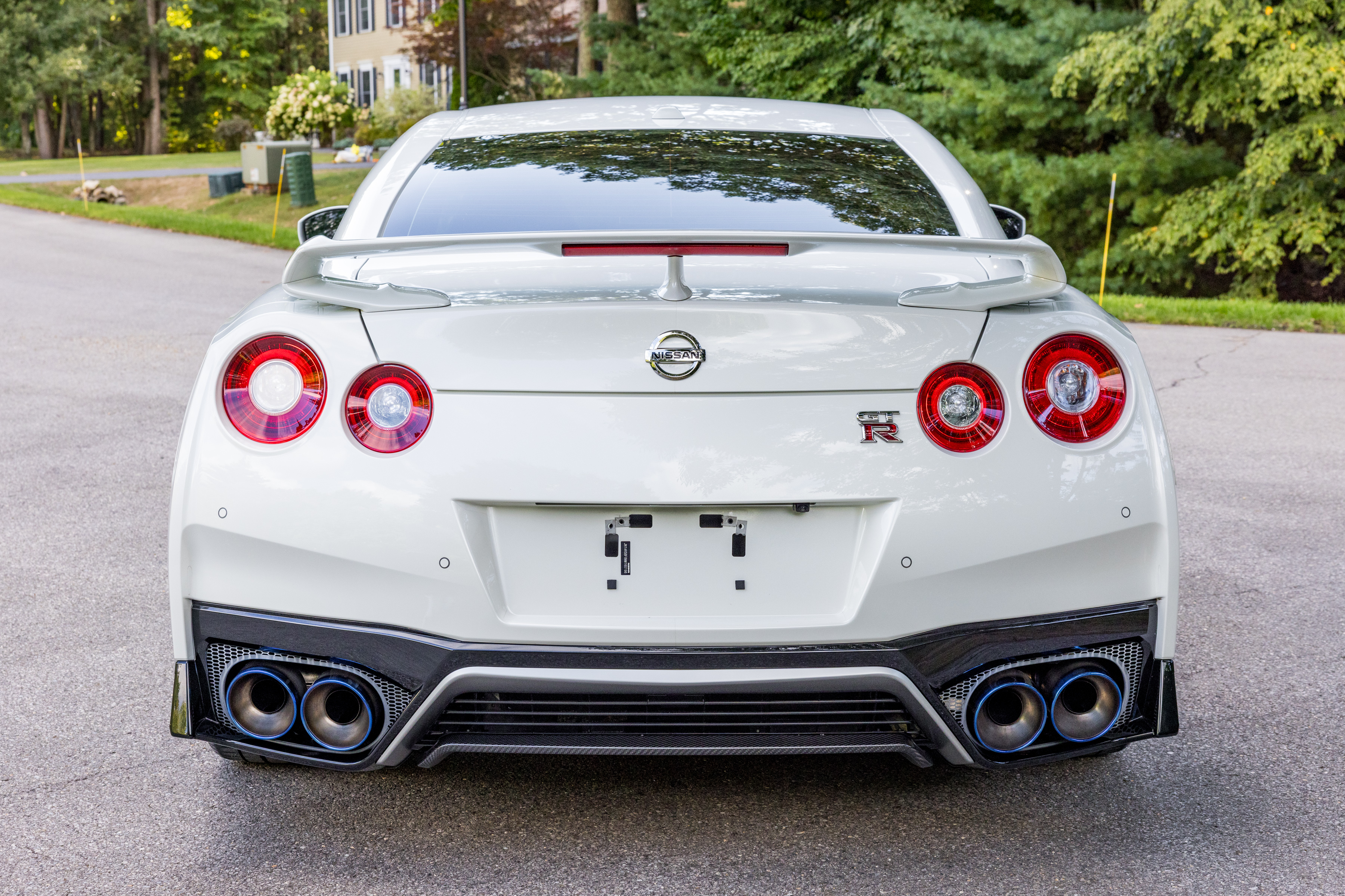 Used 2021 Nissan GT-R Premium AWD/4WD image 5