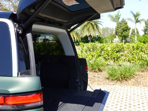 Used 2023 Rivian R1S Adventure image 11