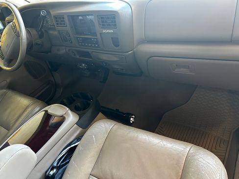 Used 2003 Ford Excursion Limited AWD/4WD image 18