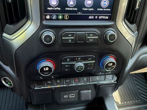 Used 2022 Chevrolet Silverado 1500 RST w/ Safety Package AWD/4WD image 10