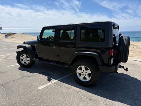 Used 2017 Jeep Wrangler Unlimited Sport w/ Quick Order Package 24S image 10