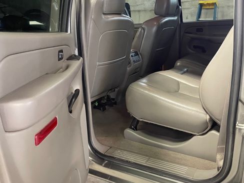 Used 2006 GMC Sierra 2500 SLT w/ Onstar Plus Package image 9