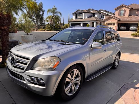 Used 2010 Mercedes-Benz GL 450 4MATIC image 1