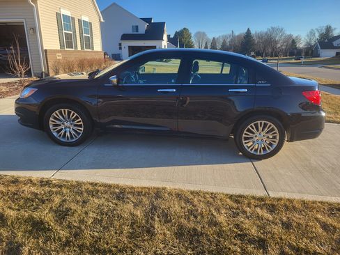 Used 2012 Chrysler 200 Limited image 2