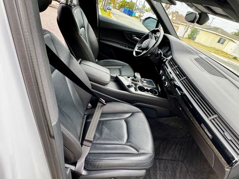 Used 2017 Audi Q7 3.0T Premium Plus w/ Premium Plus Package AWD/4WD image 11