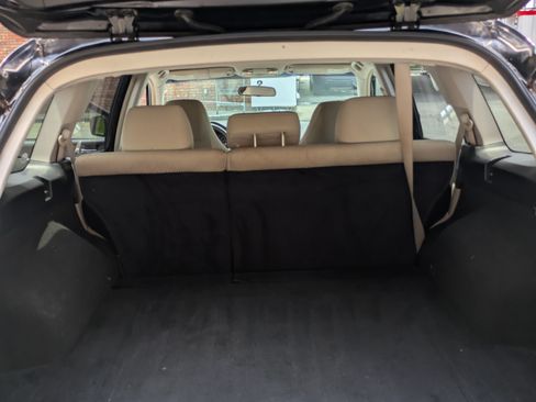 Used 2010 Subaru Outback 2.5i Premium AWD/4WD image 20