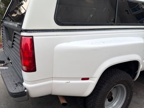 Used 1997 Chevrolet Silverado 3500 4x4 Crew Cab w/ Preferred Equipment Group 2 image 12