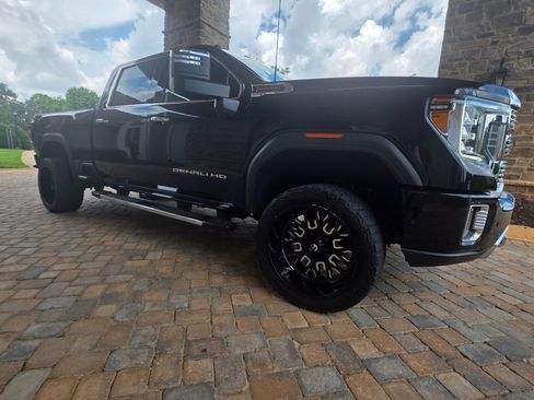 Used 2021 GMC Sierra 2500 Denali w/ Denali Ultimate Package AWD/4WD image 2