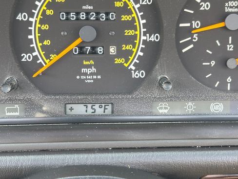 Used 1995 Mercedes-Benz E 320 Convertible image 14