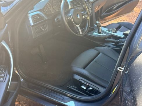 Used 2016 BMW 320i xDrive Sedan AWD/4WD image 4