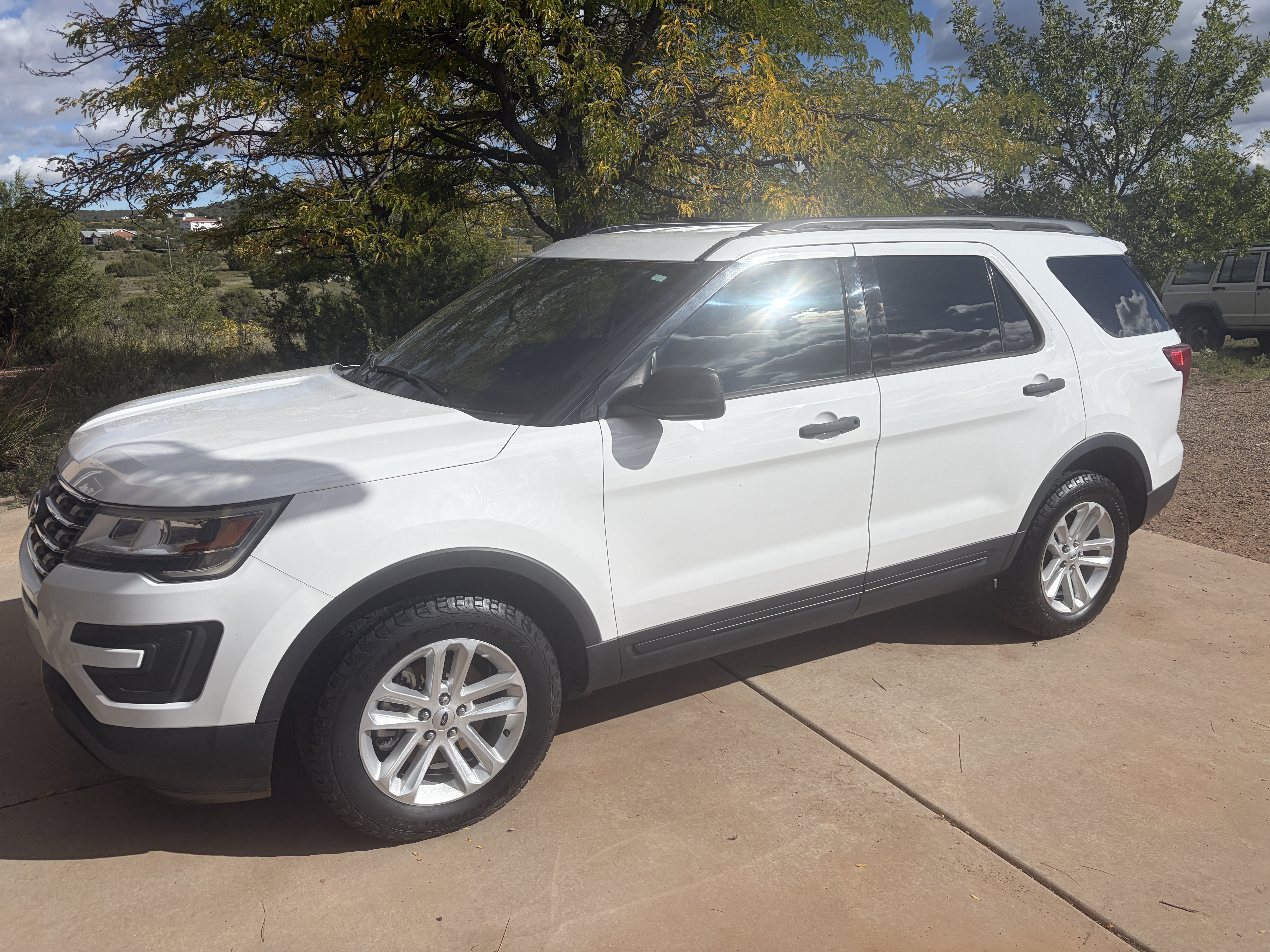 Used 2017 Ford Explorer 4WD image 5