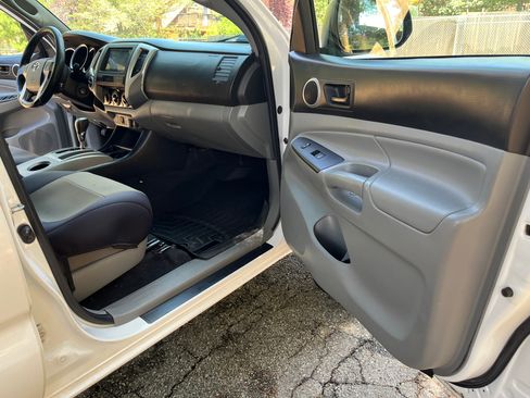 Used 2012 Toyota Tacoma 4x4 Double Cab w/ TRD Sport Pkg image 22