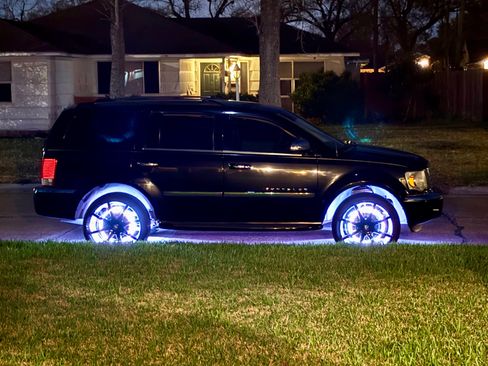 Used 2007 Chrysler Aspen Limited image 5