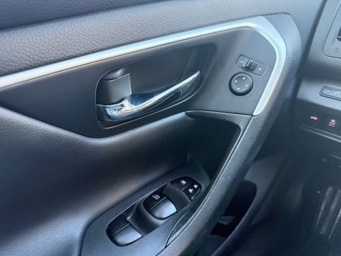 Used 2016 Nissan Altima 2.5 SV image 14