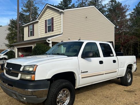 Used 2004 Chevrolet Silverado 2500 LT w/ Skid Plate Package image 11